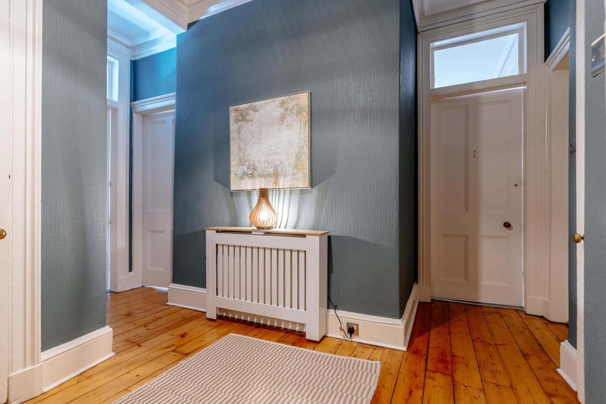Elegant 2br On Leven St Apartment *