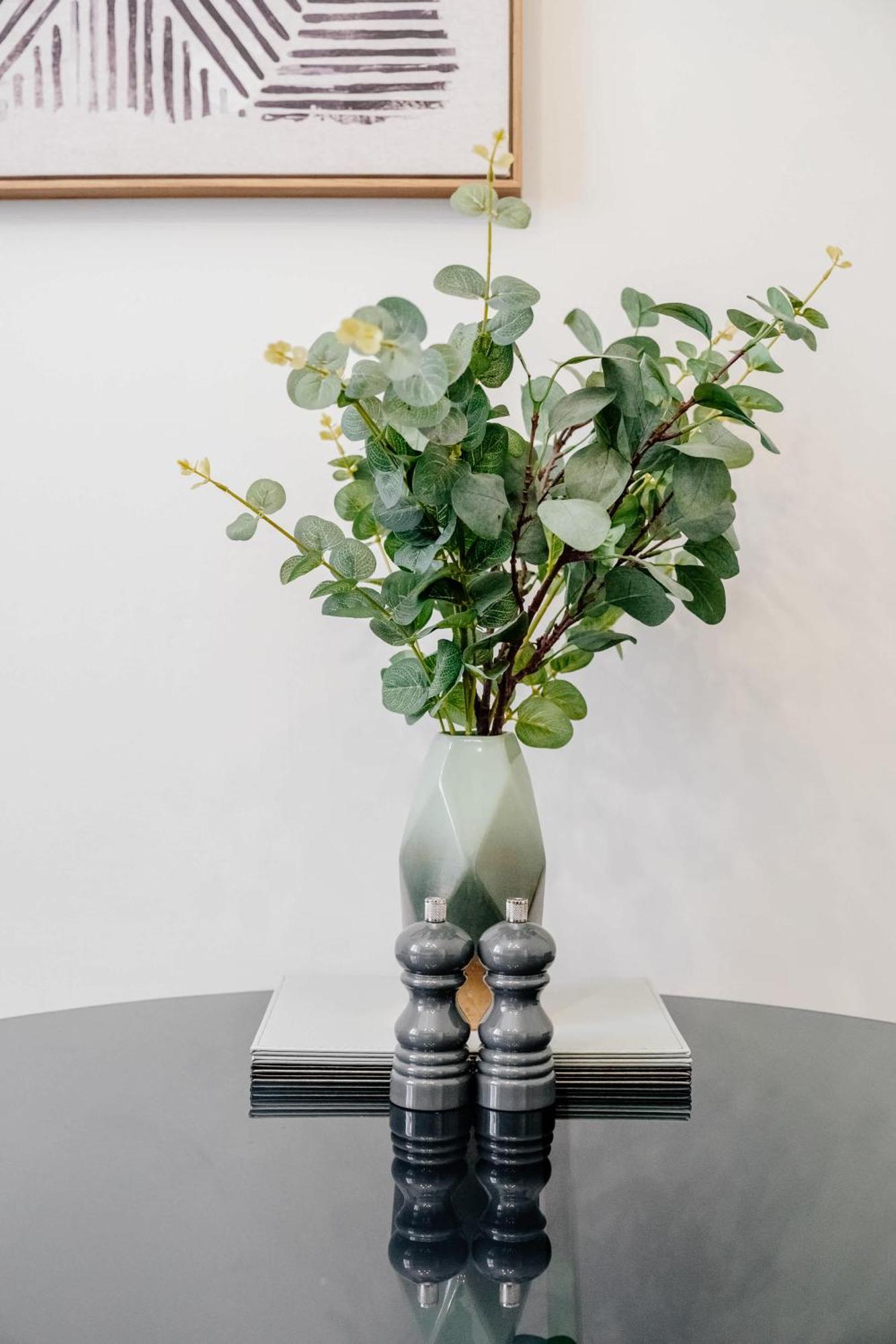 Elegant 2br On Leven St *
