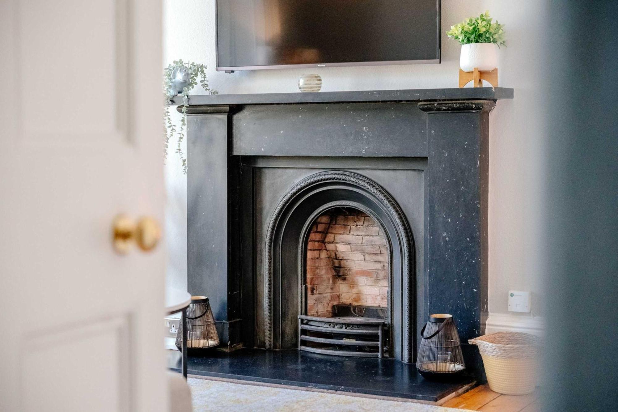 Elegant 2br On Leven St Apartment