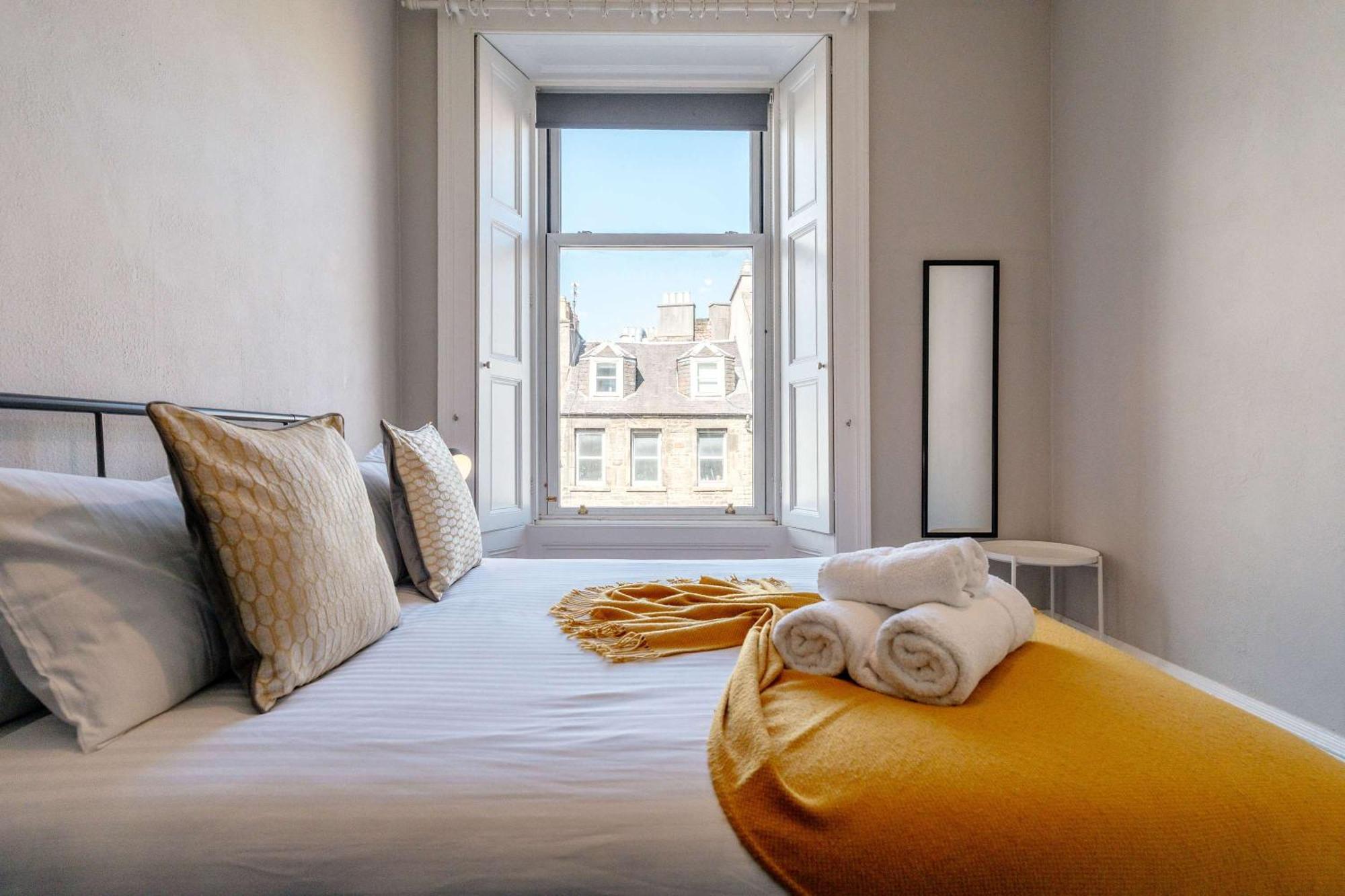 Elegant 2br On Leven St