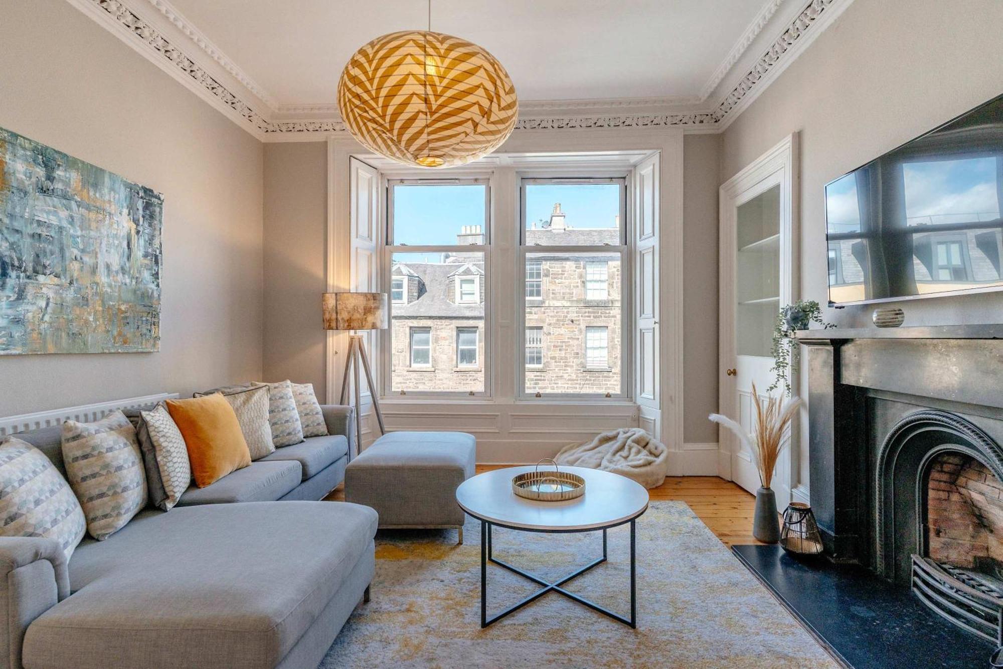 Apartment Elegant 2br On Leven St *