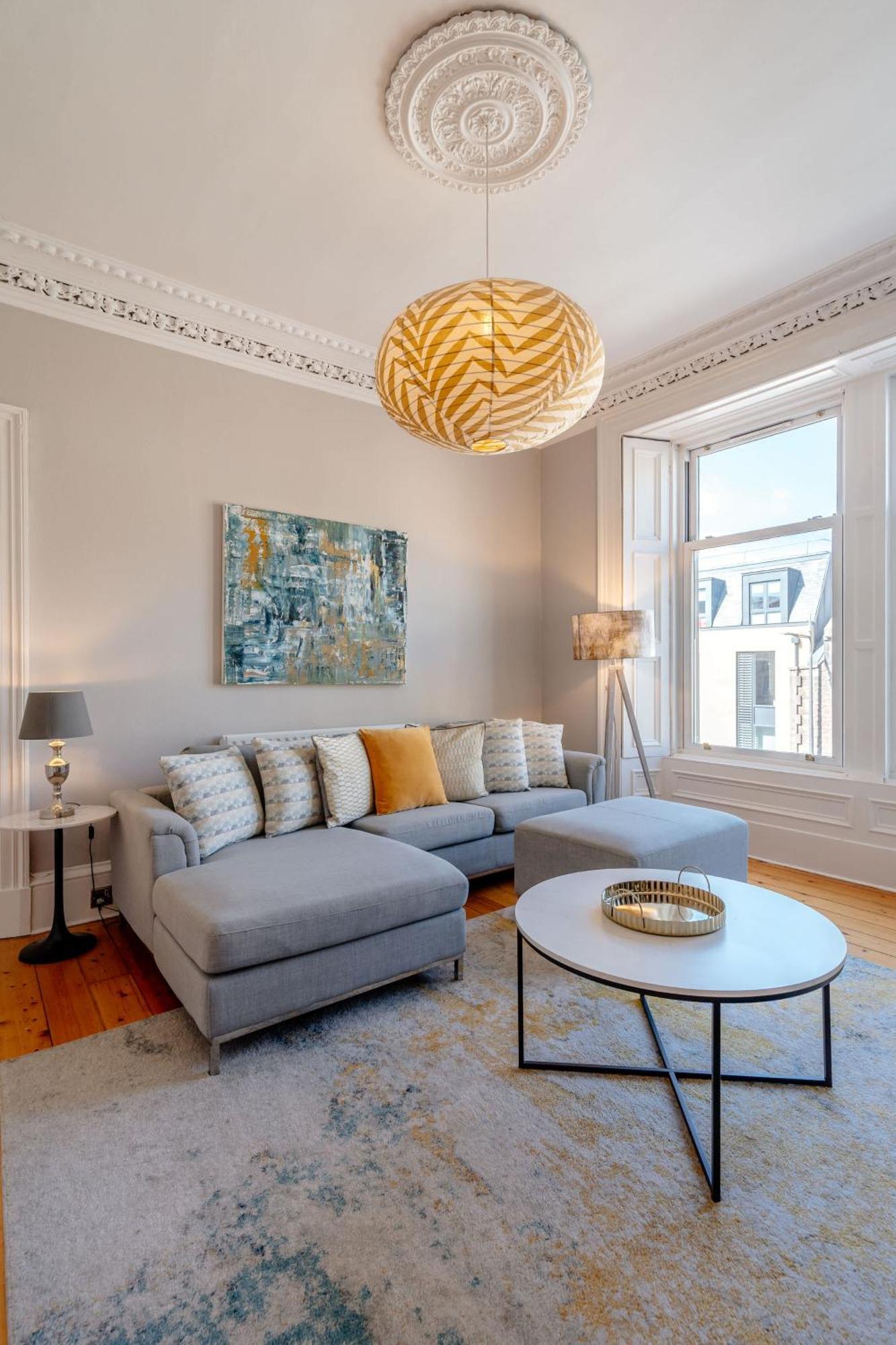 Elegant 2br On Leven St *