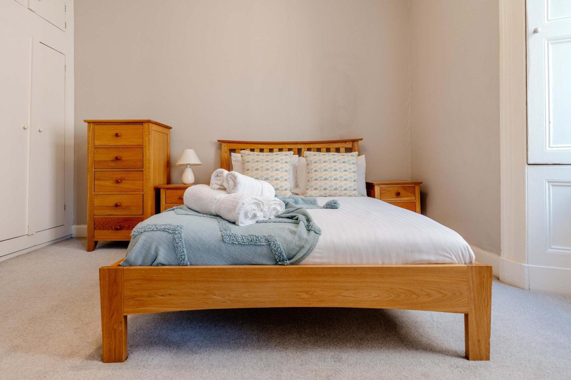Apartment Elegant 2br On Leven St *