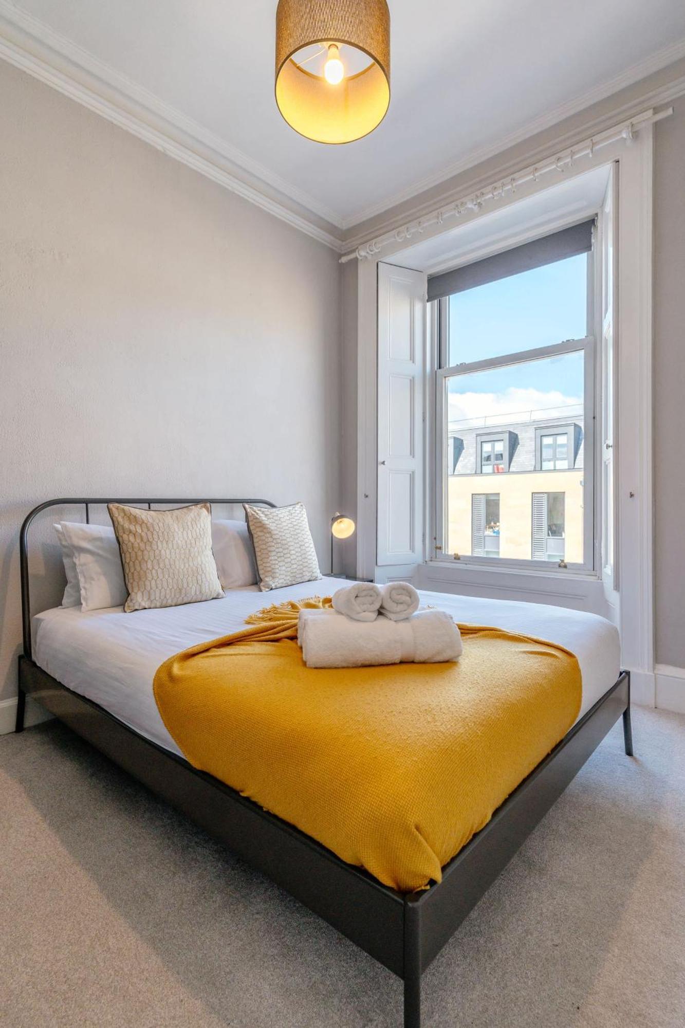 Apartment Elegant 2br On Leven St