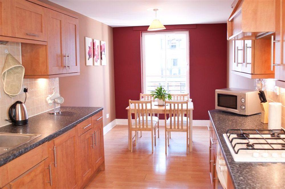 Apartment Playhouse EDI