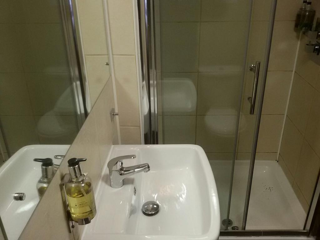 Guest house Adelphi 2*