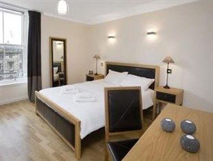St Giles Aparthotel 4*