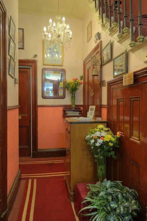 Castle Park 4* Edinburgh
