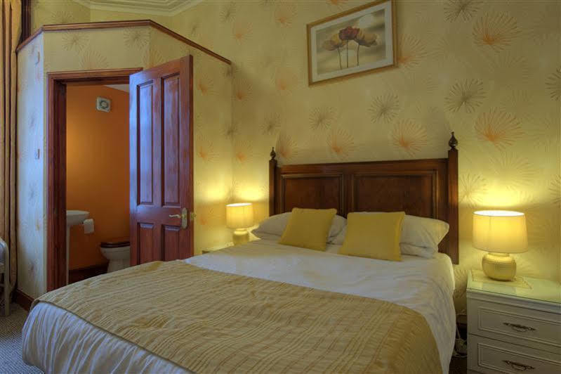 Castle Park 4* Edinburgh