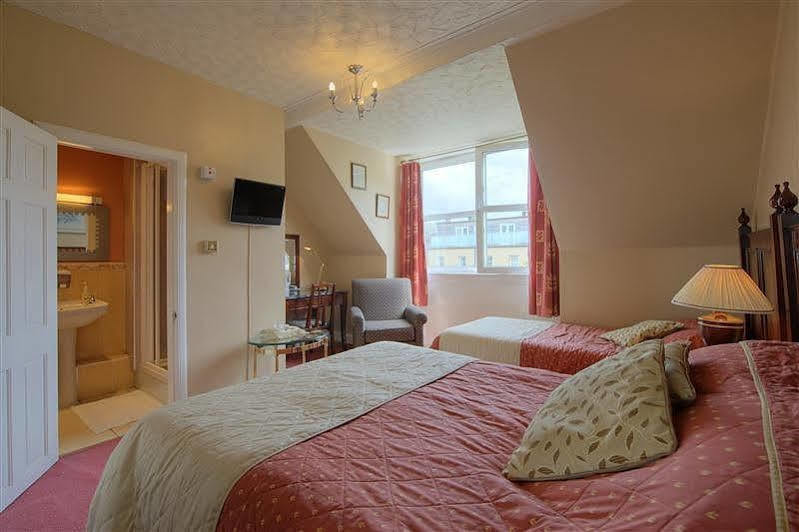 Castle Park 4* Edinburgh