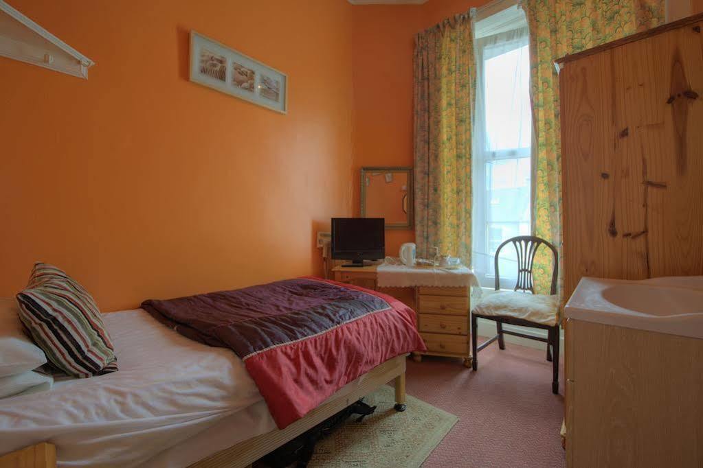 Castle Park 4* Edinburgh
