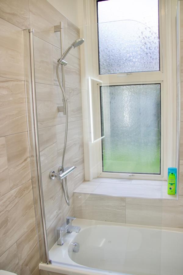 Apartment 2 Bedroom Flat Off Leith Walk Accommodates 7 *