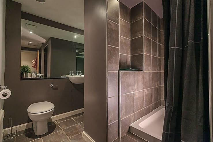West End Apartment *