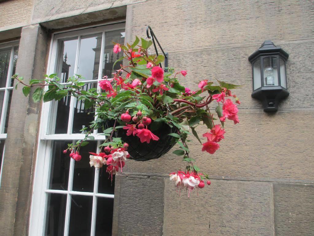 West End * Edinburgh