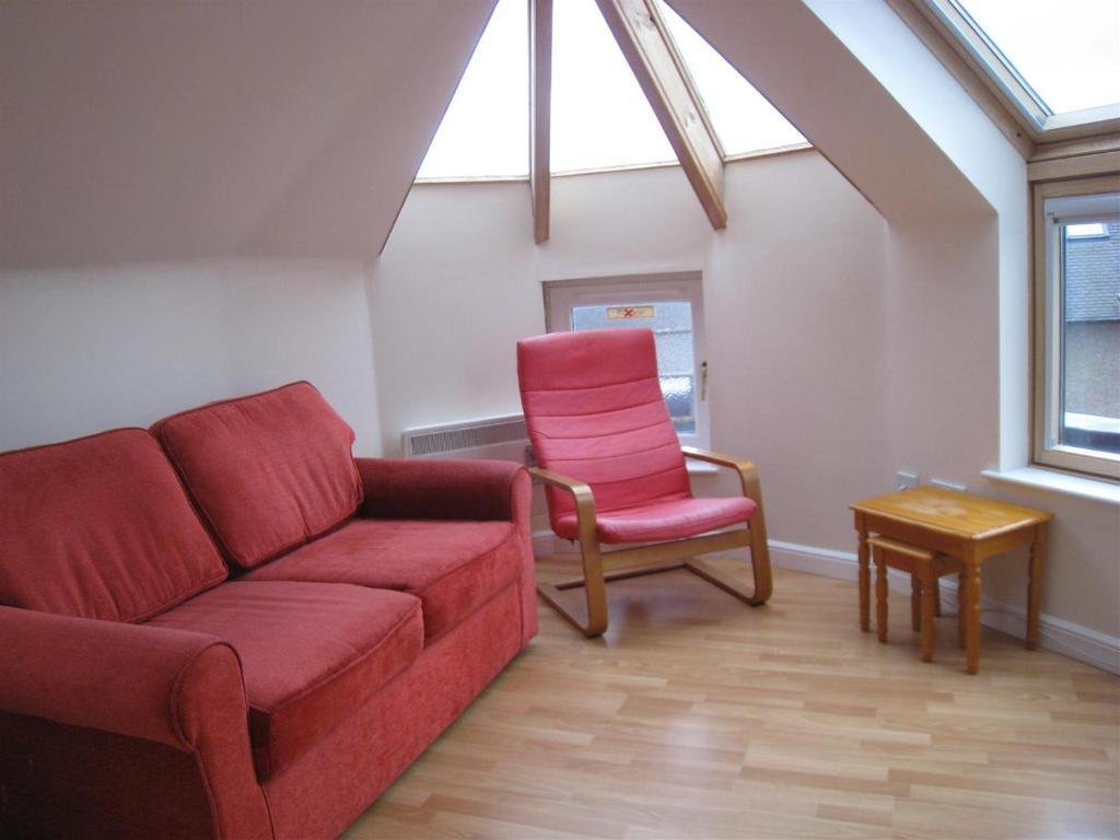 Featherhall Garden Court *