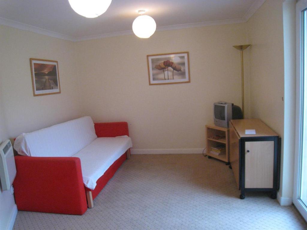 Featherhall Garden Court Apartment *