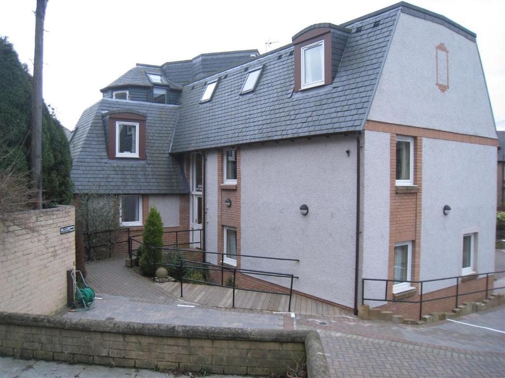 Featherhall Garden Court Apartment