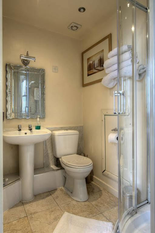 Castle Park 4* Edinburgh