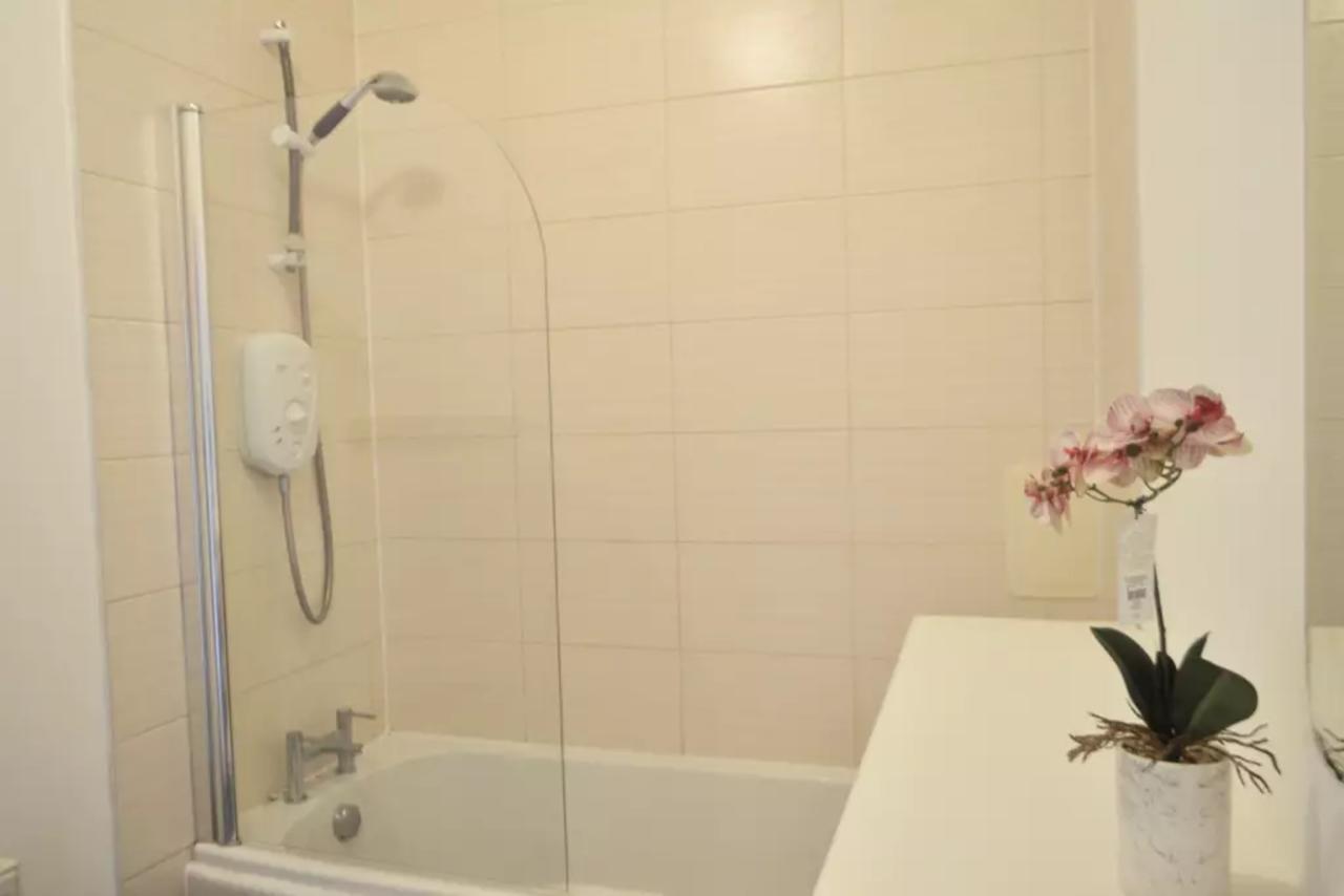 Modern & Light Flat In Vibrant Leith! Apartment Edinburgh