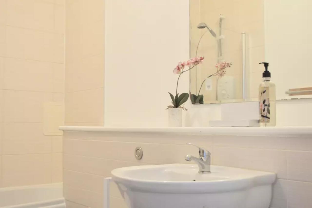 Modern & Light Flat In Vibrant Leith! Apartment *