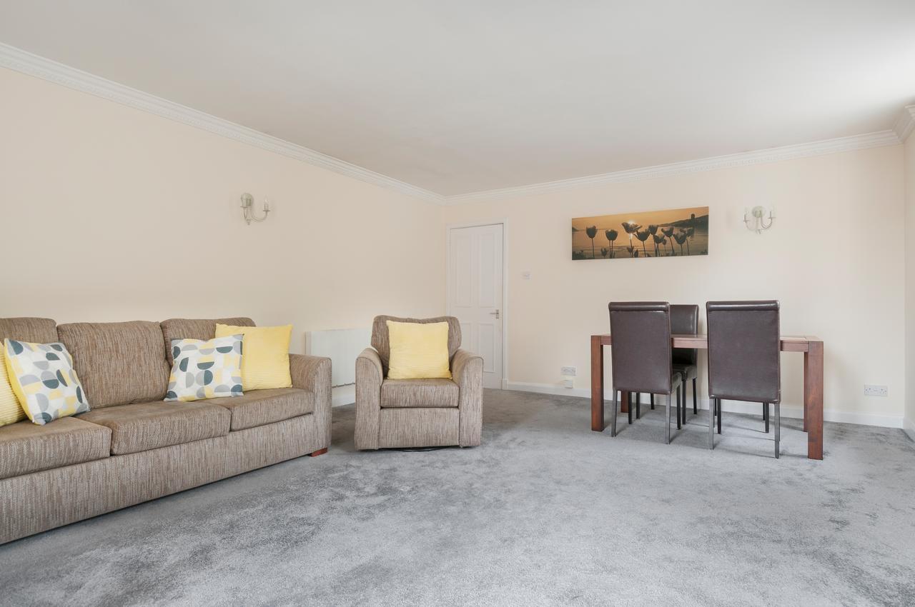 Stunning 2 Bed Near Haymarket With Pool Apartment *