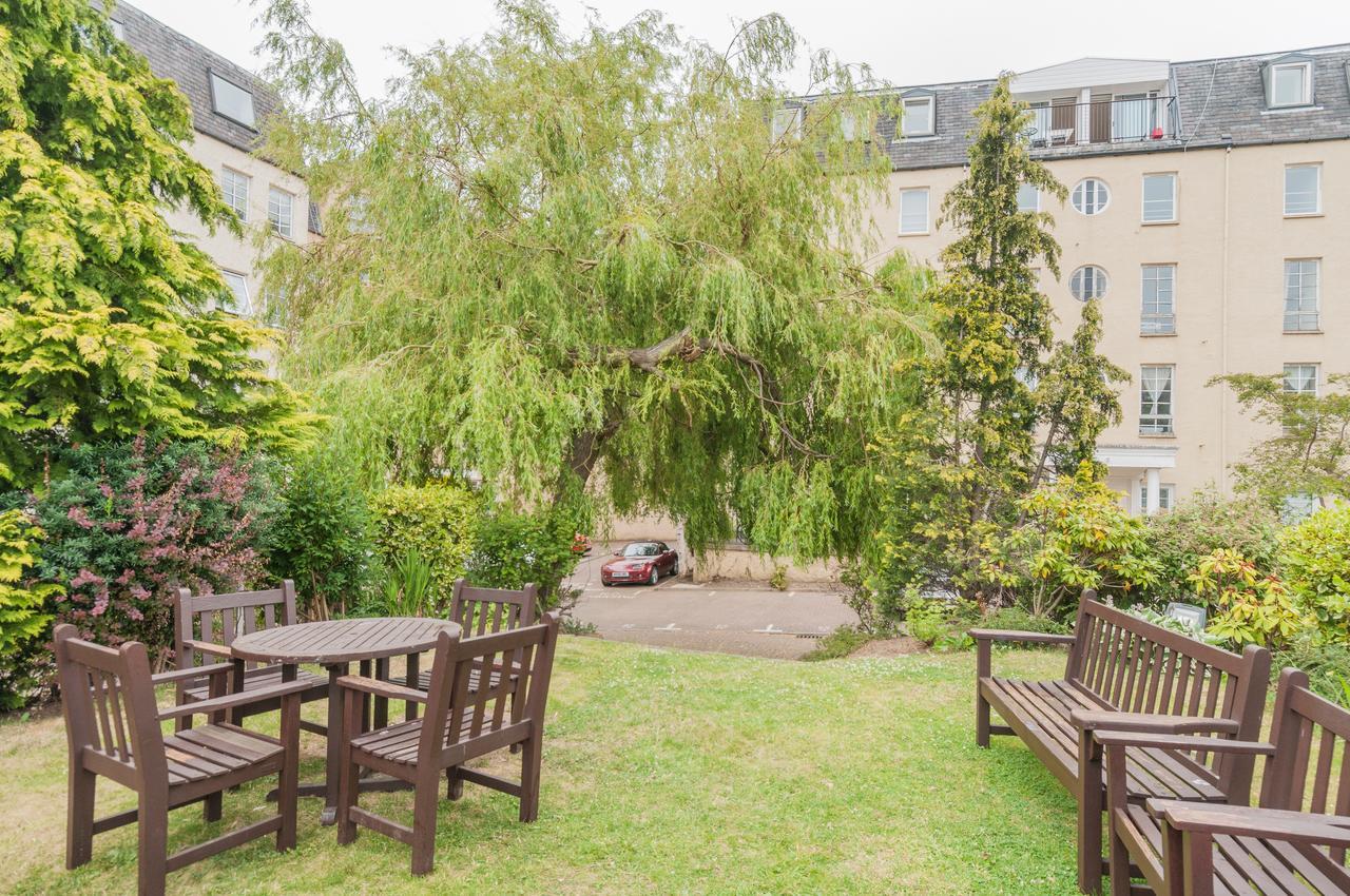 Stunning 2 Bed Near Haymarket With Pool *