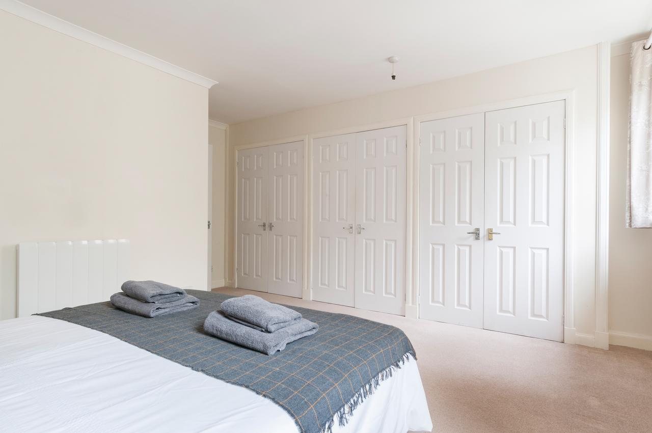 Stunning 2 Bed Near Haymarket With Pool Apartment