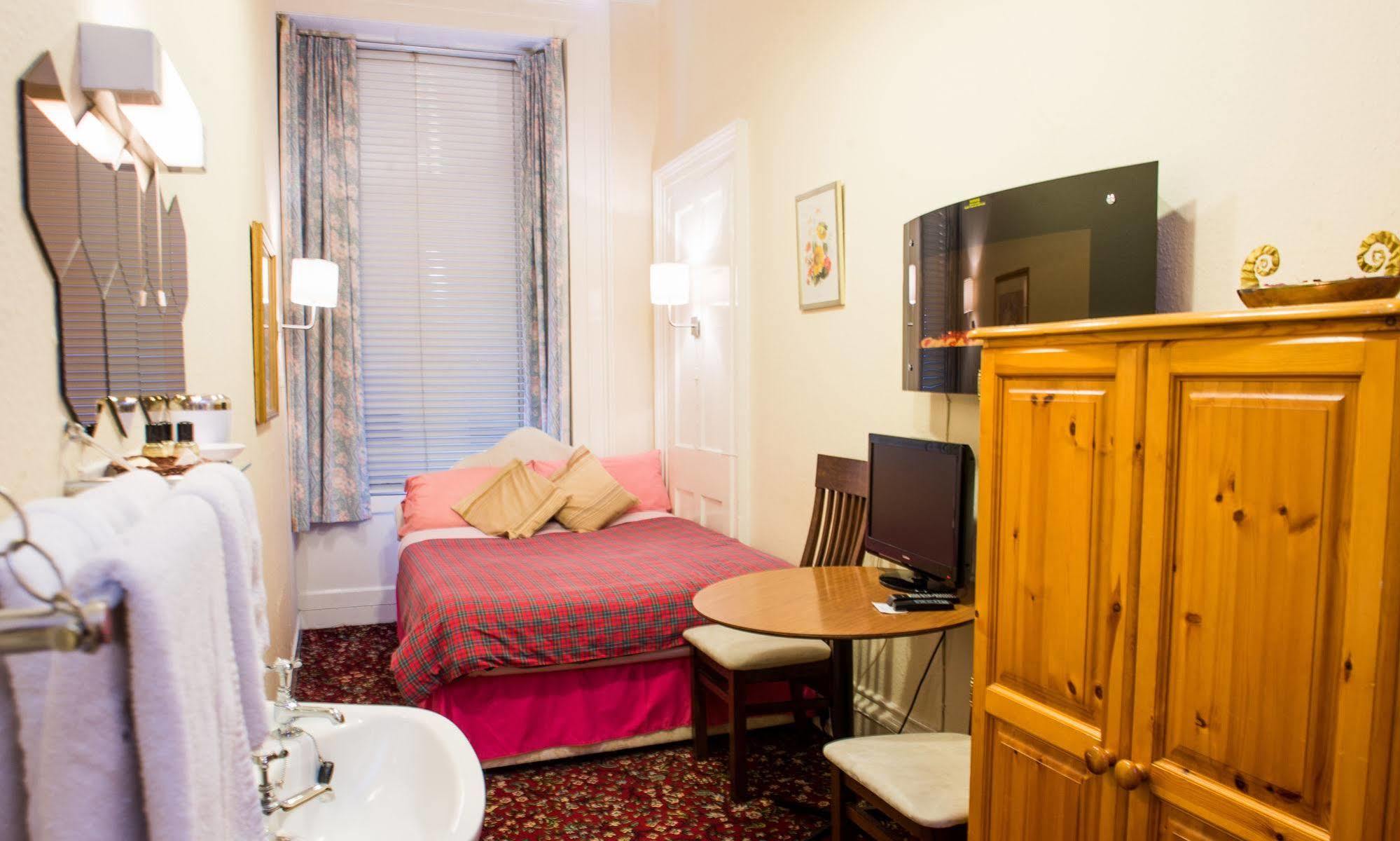 Lyncliff 2* Edinburgh