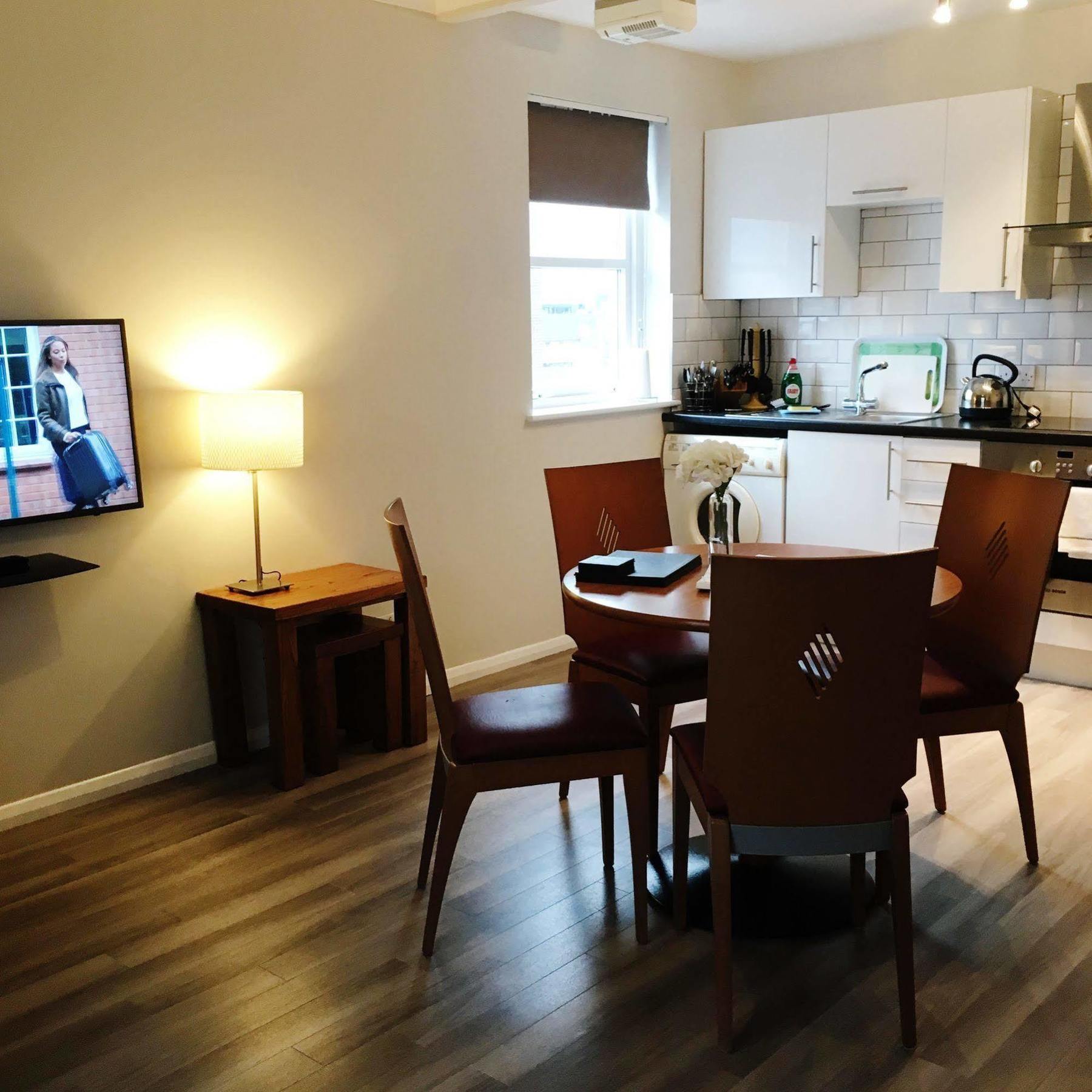 Calton Apartments * Edinburgh