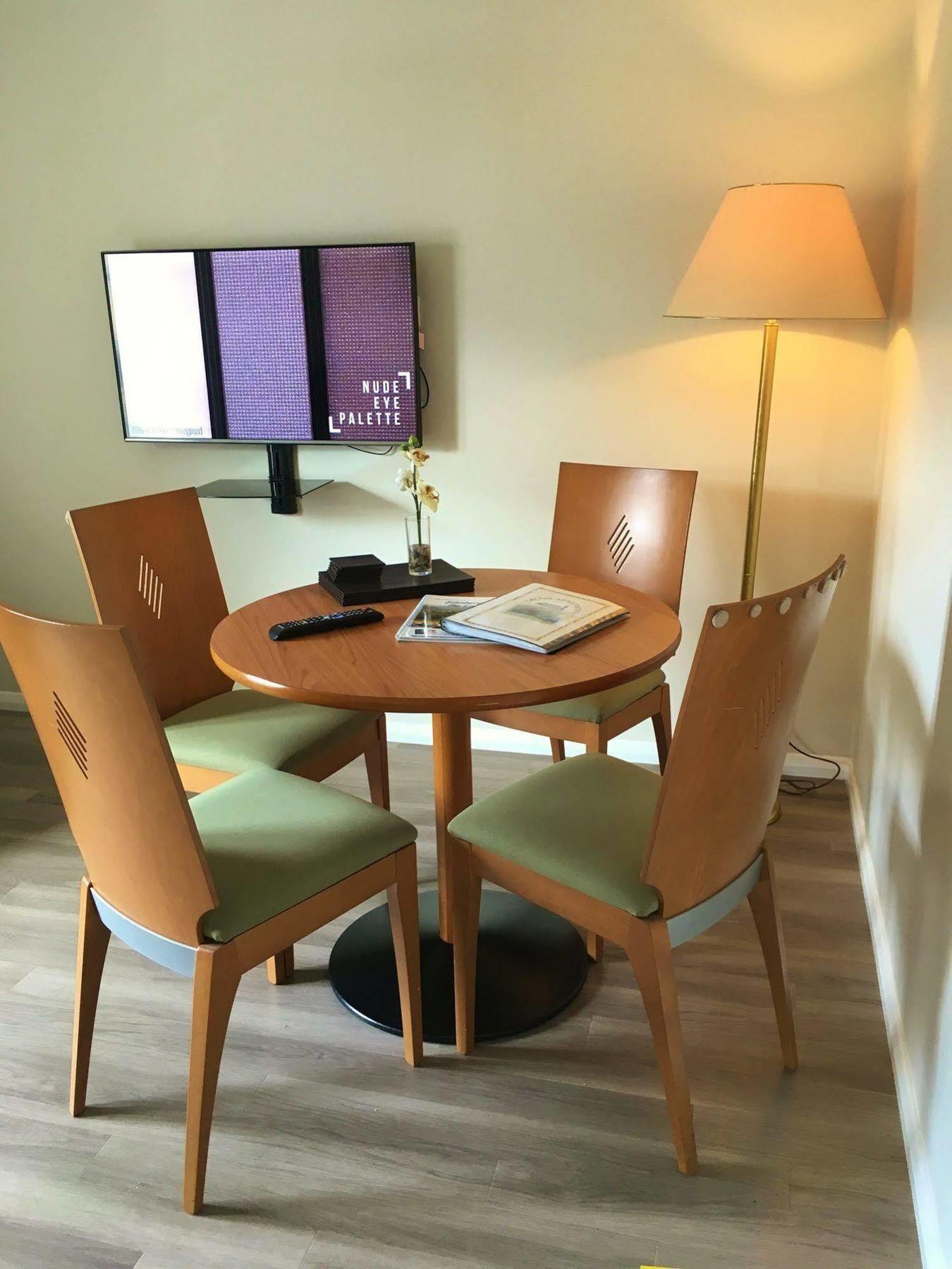Calton Apartments * Edinburgh