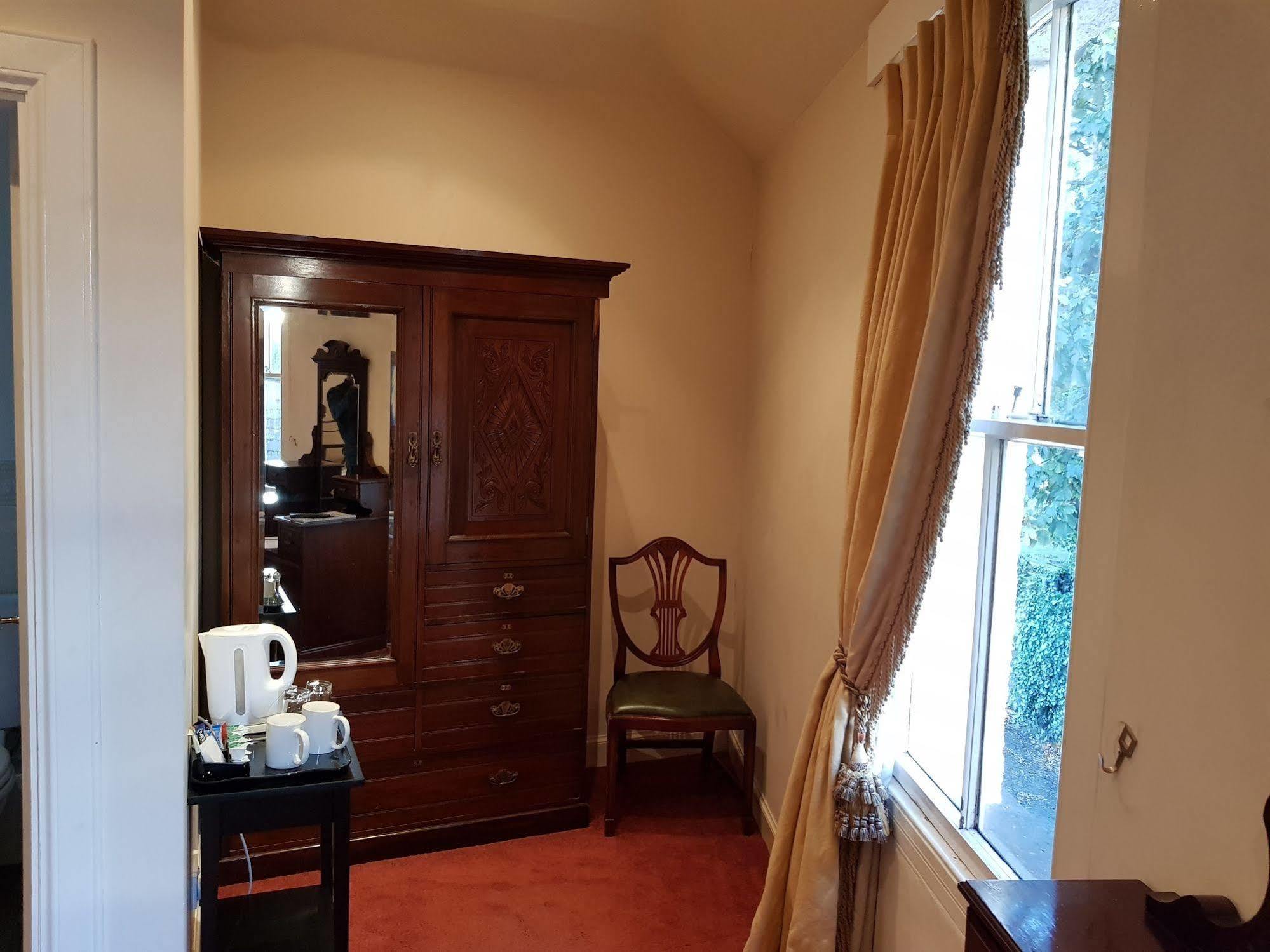 Inn Cedar Edinburgh