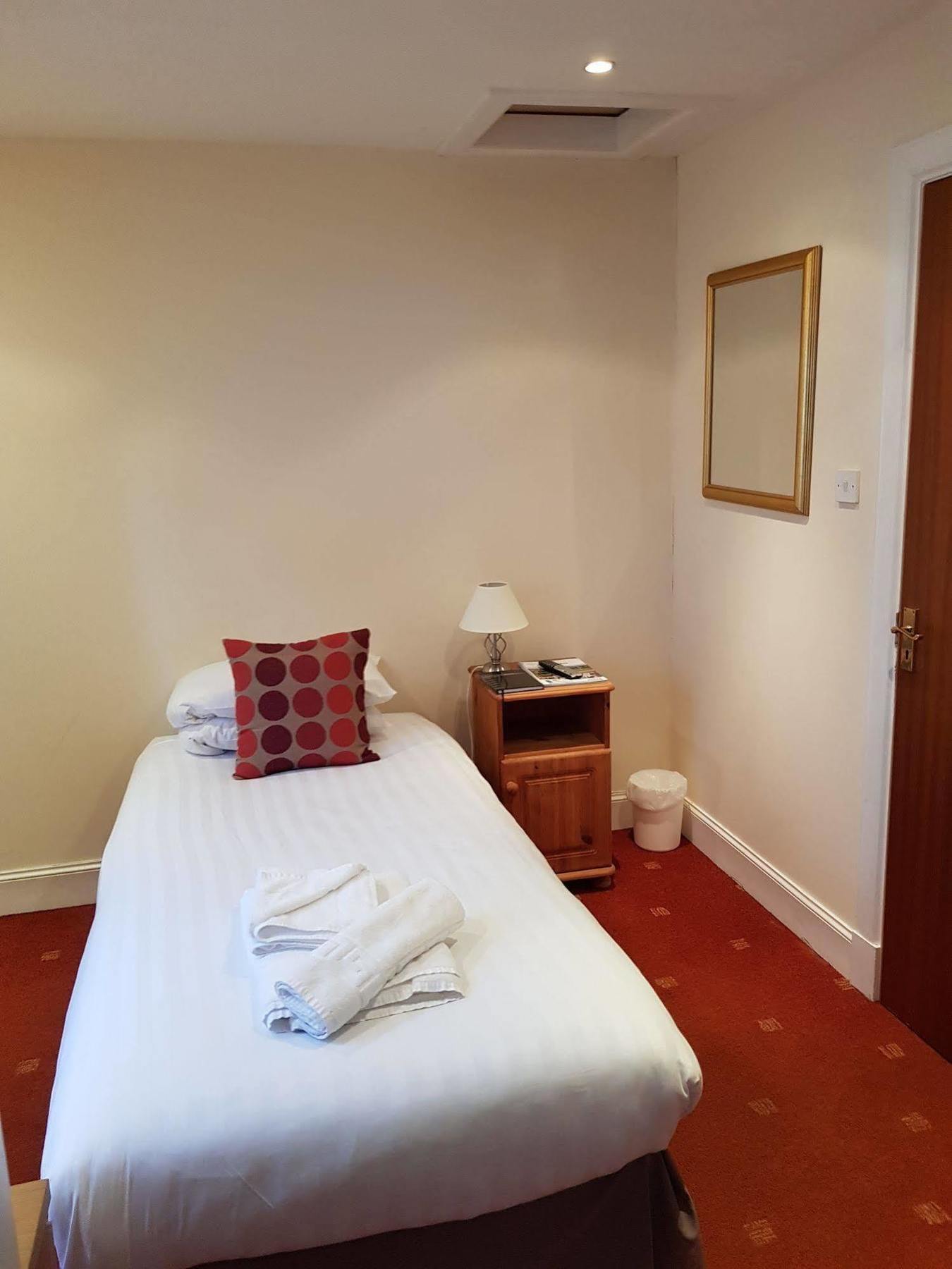Inn Cedar