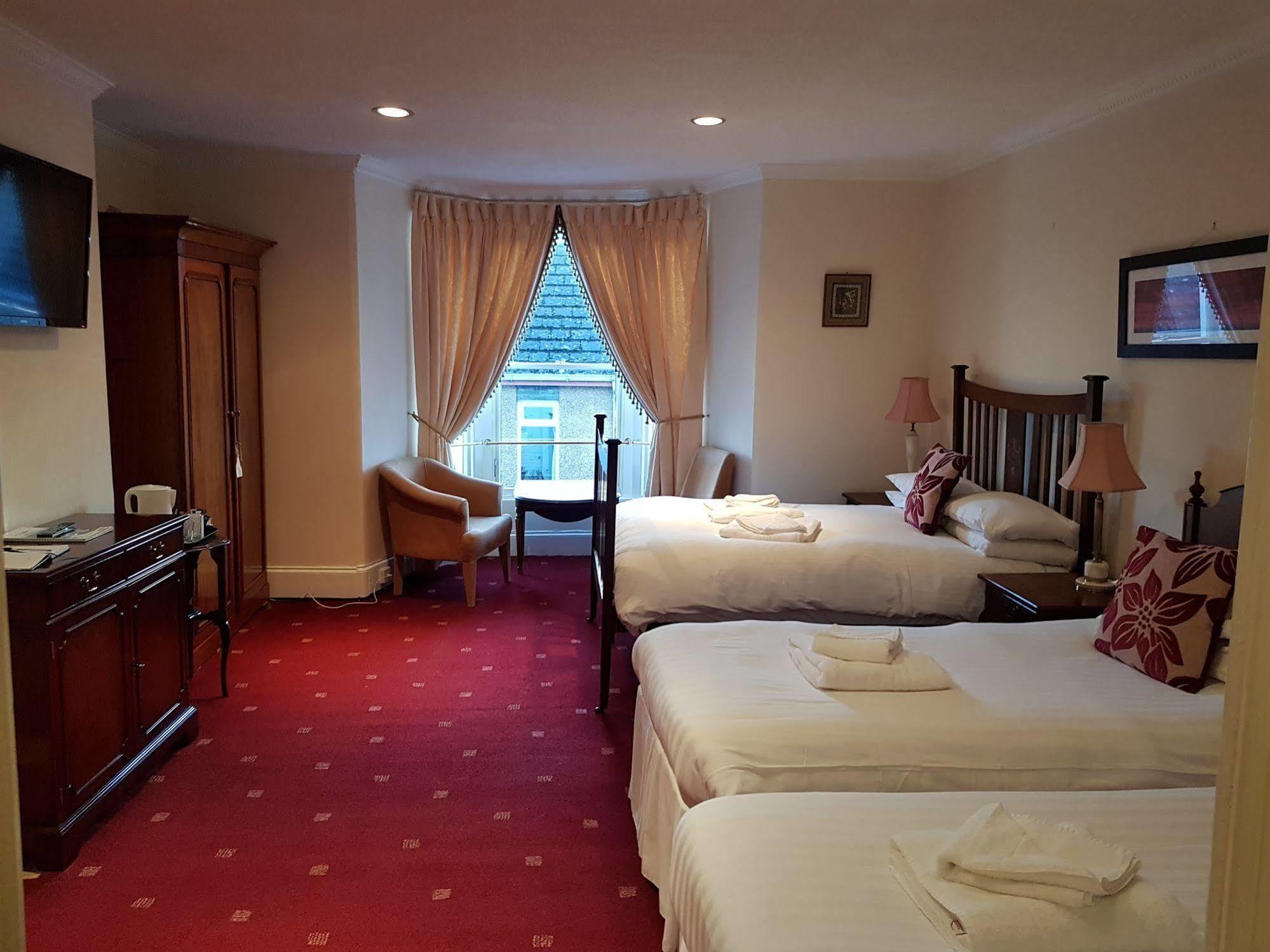 Inn Cedar 3*
