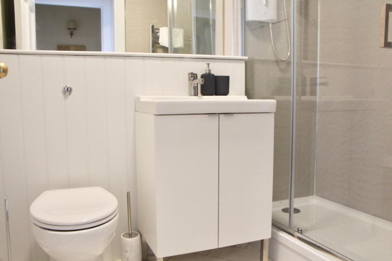 2 Bedroom In Centre Apartment