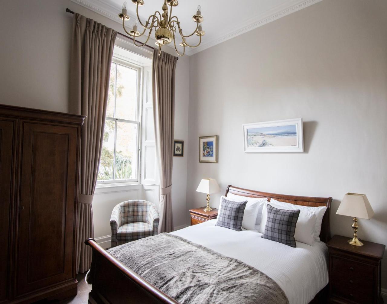 Palmerston Place Luxury City Centre Apt With Private Parking