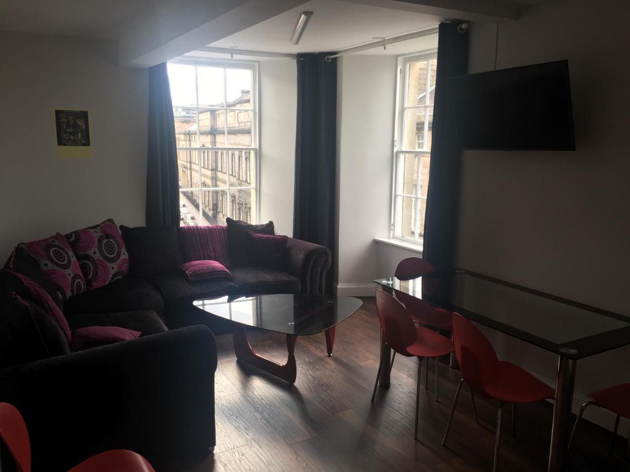 Drummond Street Apartment *