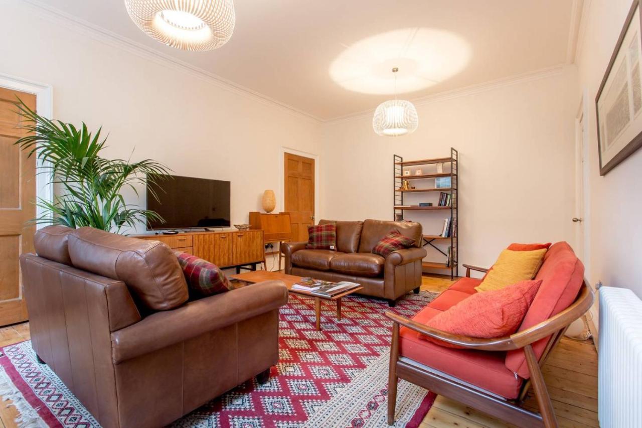 Apartment Joivy Spacious Flat With Garden In Centre