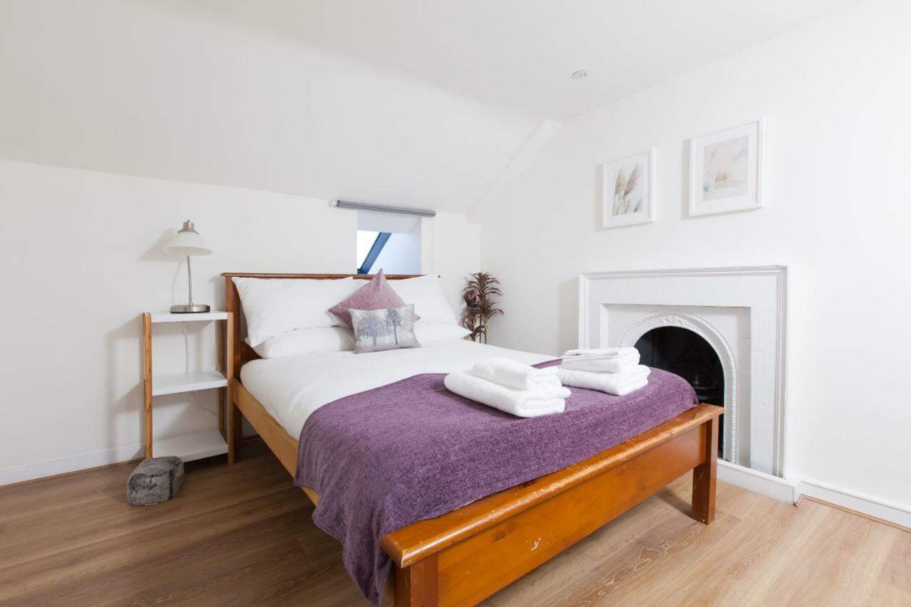 Spacious 4 Bedroom Near Meadows Apartment Edinburgh