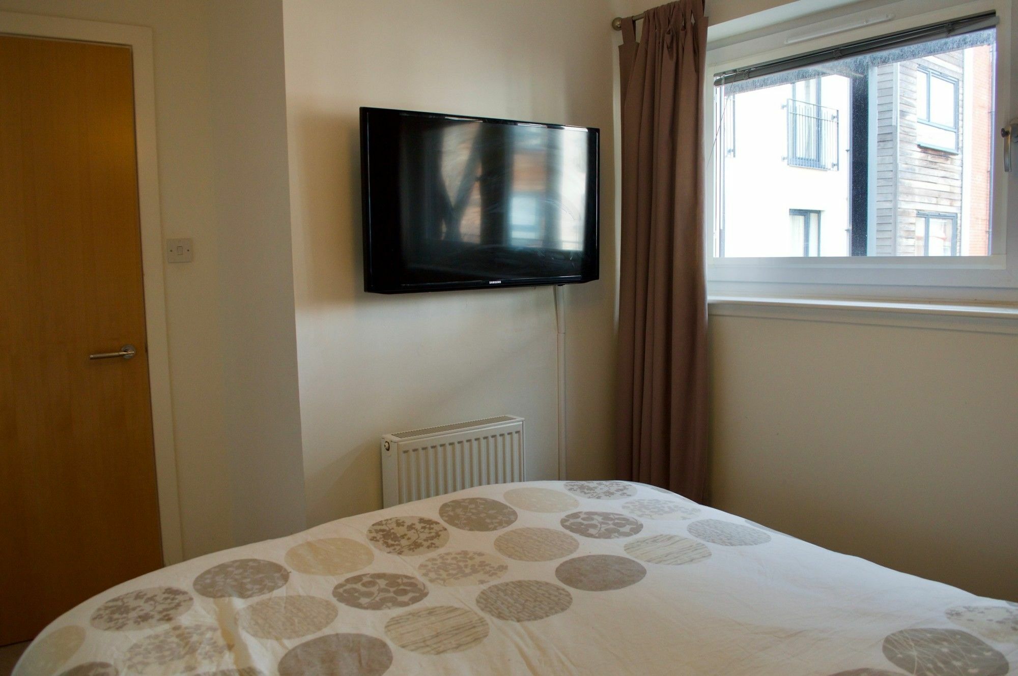 Modern & Light Flat In Vibrant Leith! *