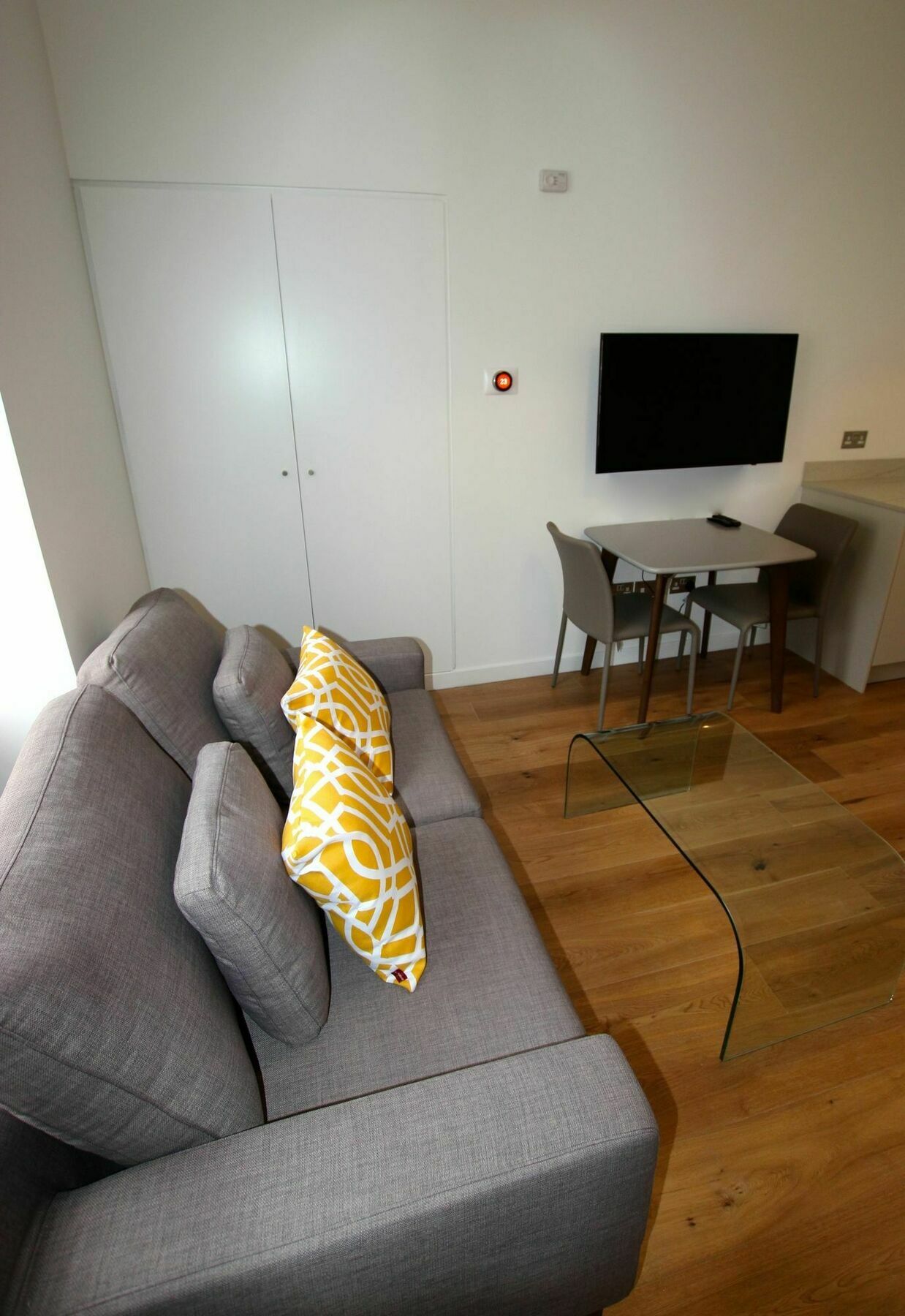 Apartment Destiny Scotland At Canning Street Lane