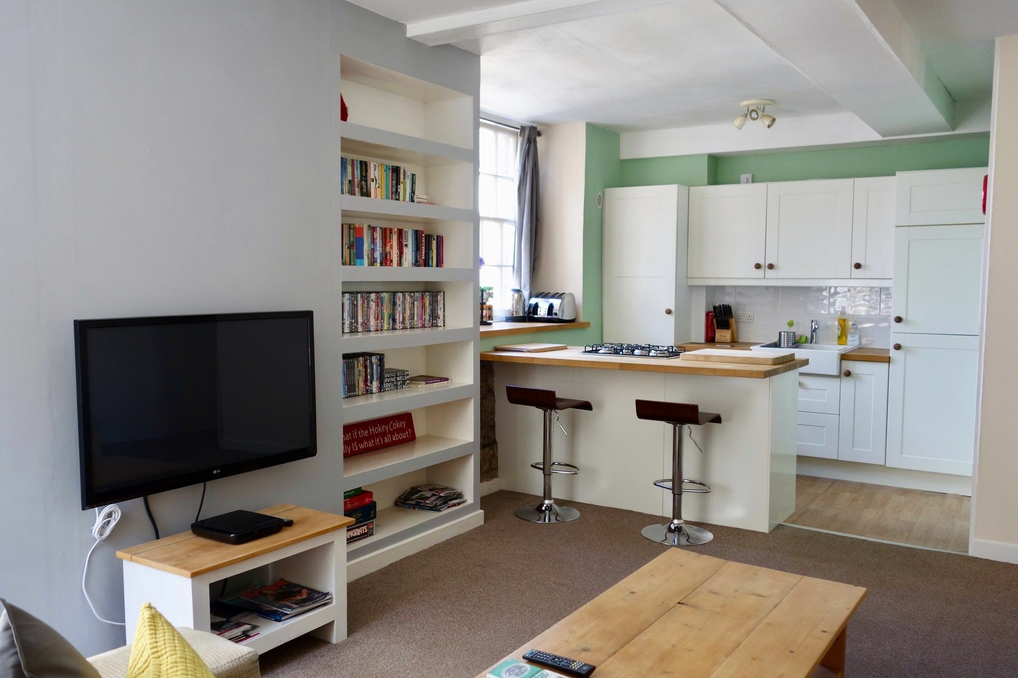 1 Bedroom Near Castle Sleeps 2 *