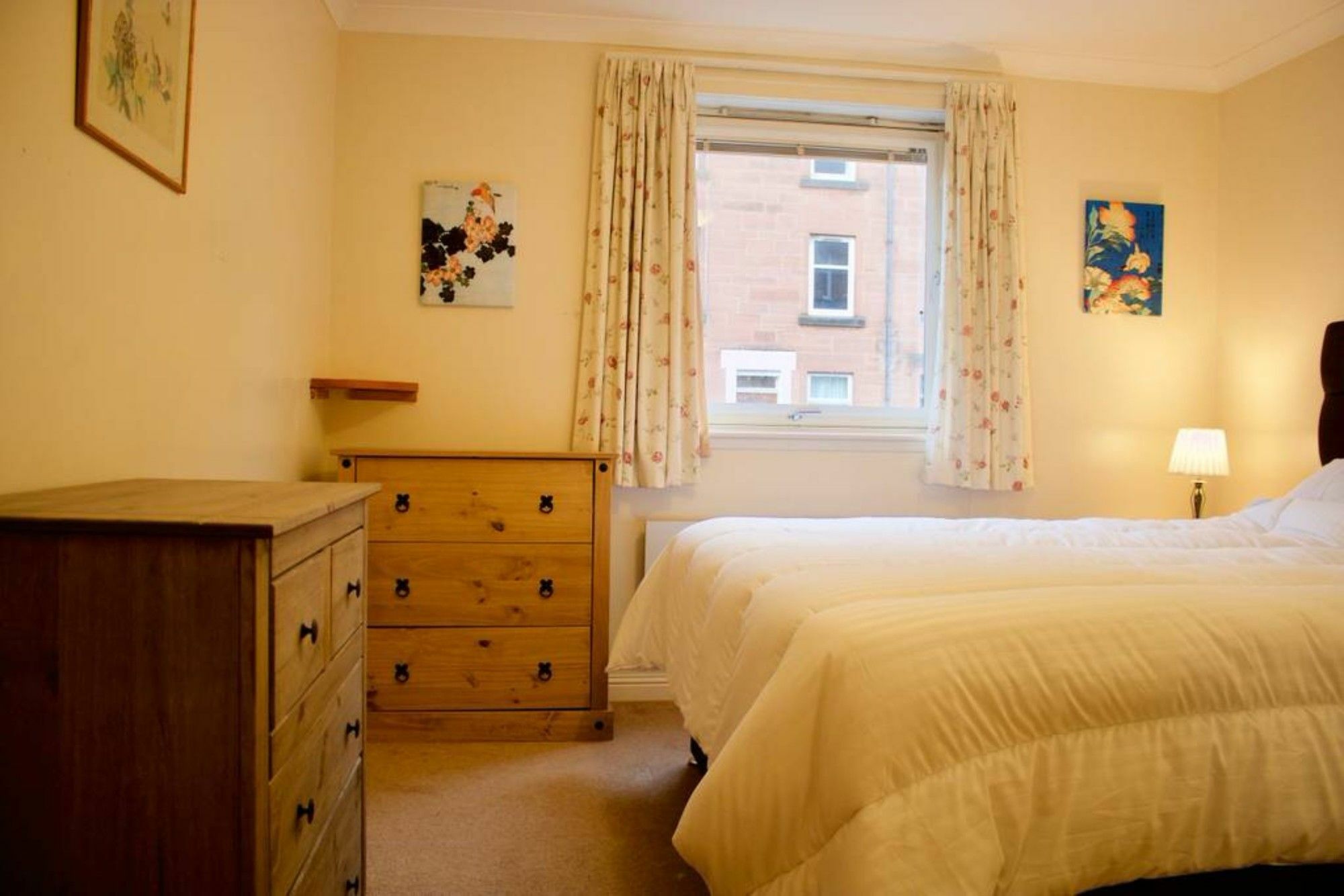2 Bedroom Flat Near Holyrood Park Sleeps 4 Apartment Edinburgh