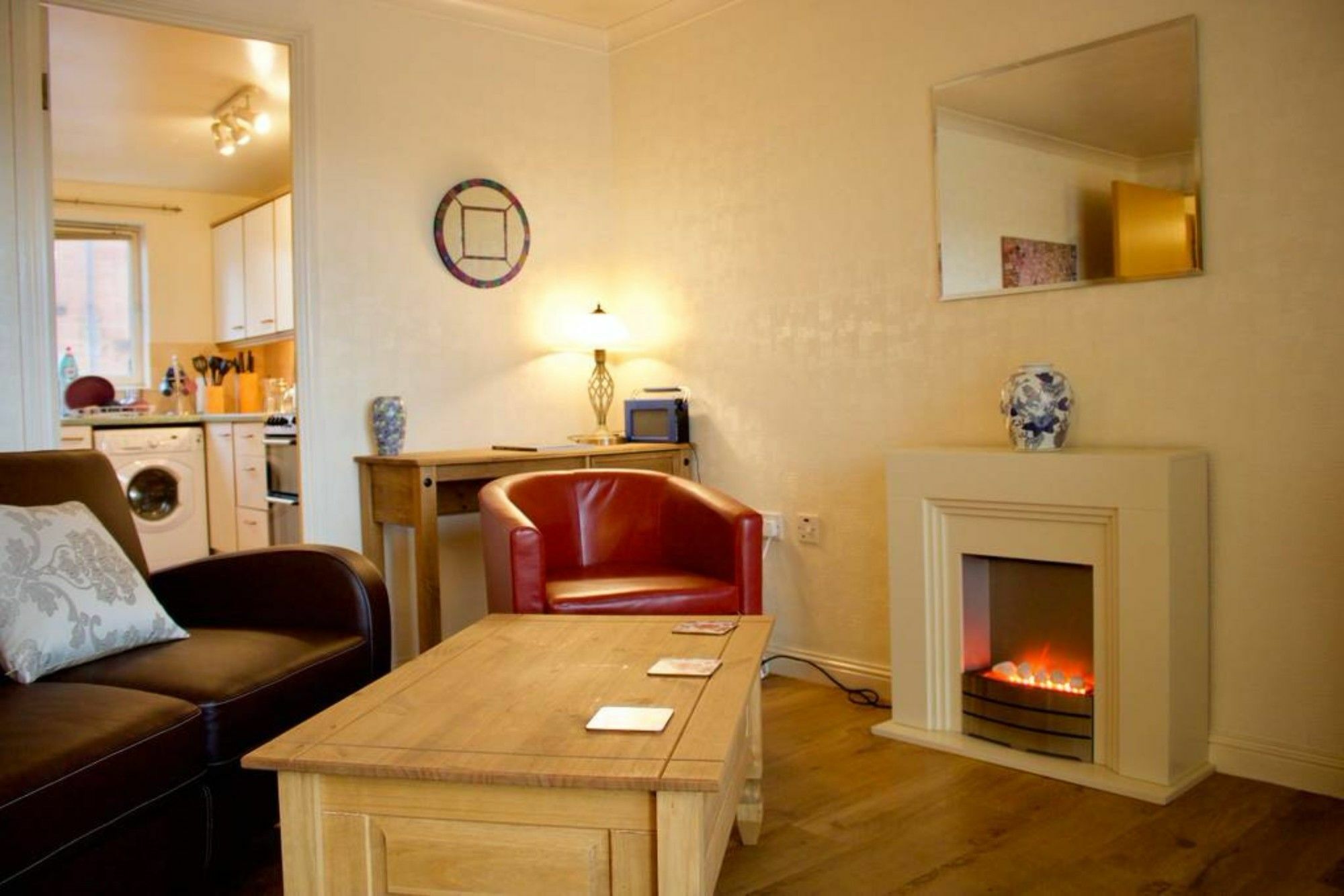 2 Bedroom Flat Near Holyrood Park Sleeps 4 Edinburgh