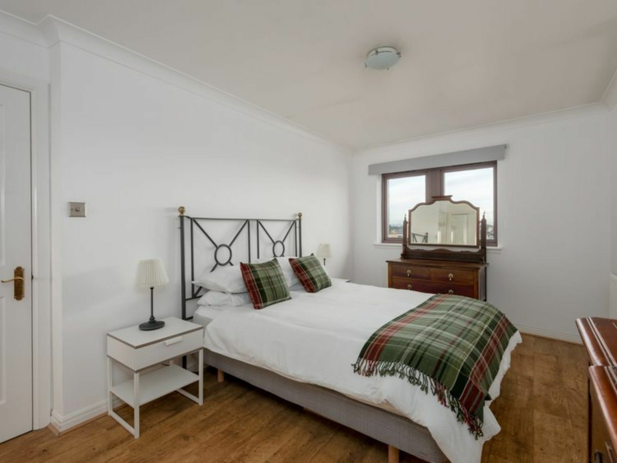 Apartment Spacious Flat In Stockbridge