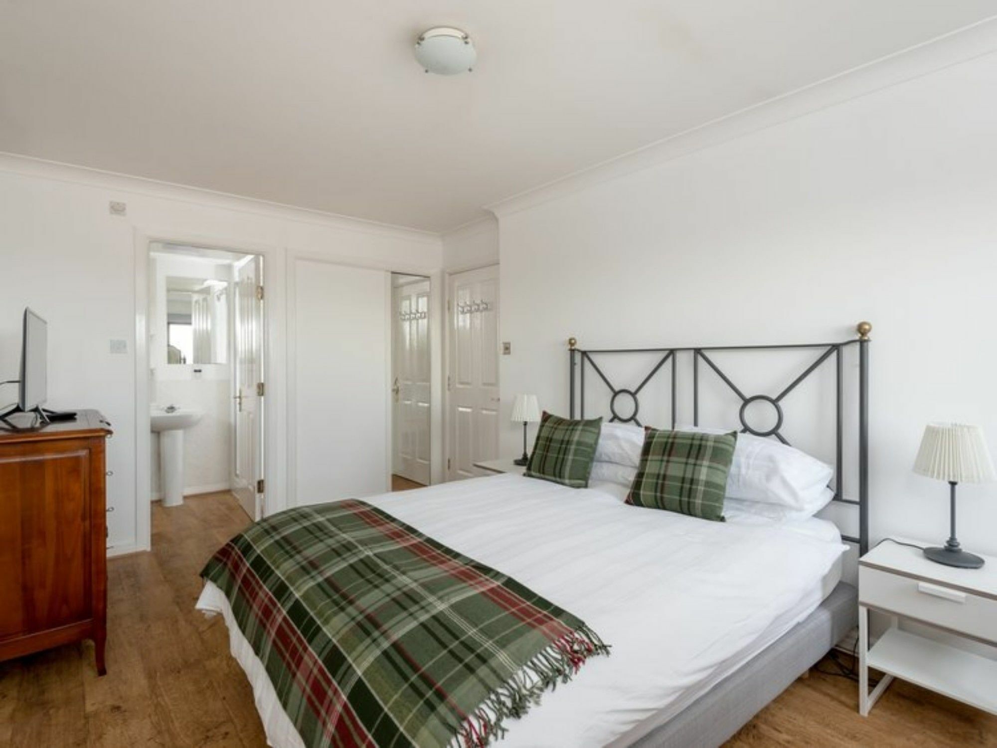 Apartment Spacious Flat In Stockbridge *