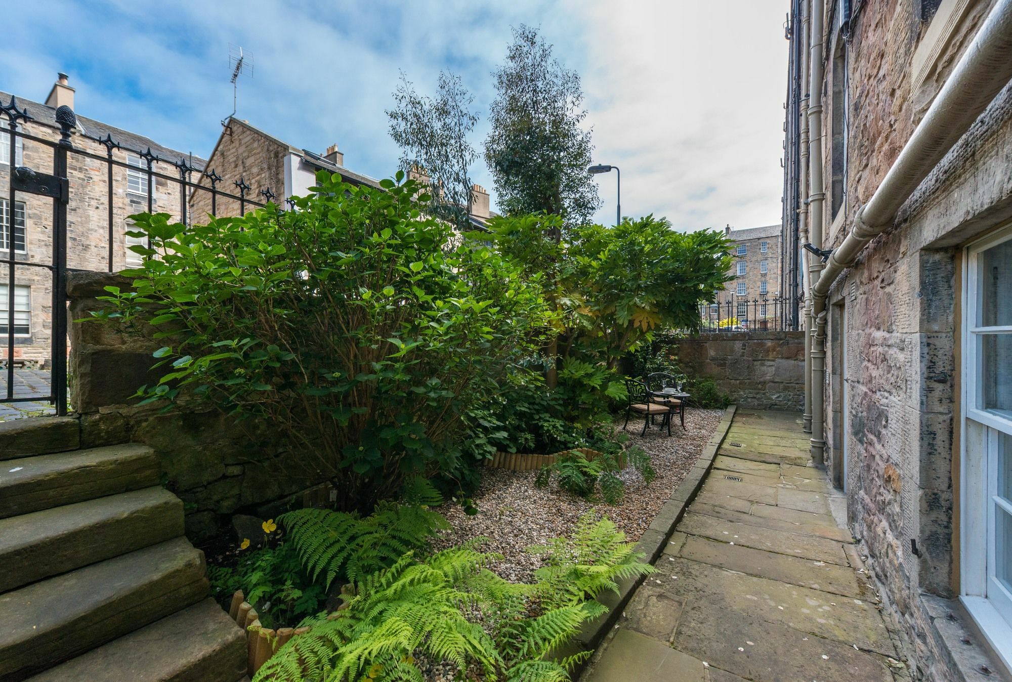 Apartment Gorgeous Georgian Garden Flat Edinburgh