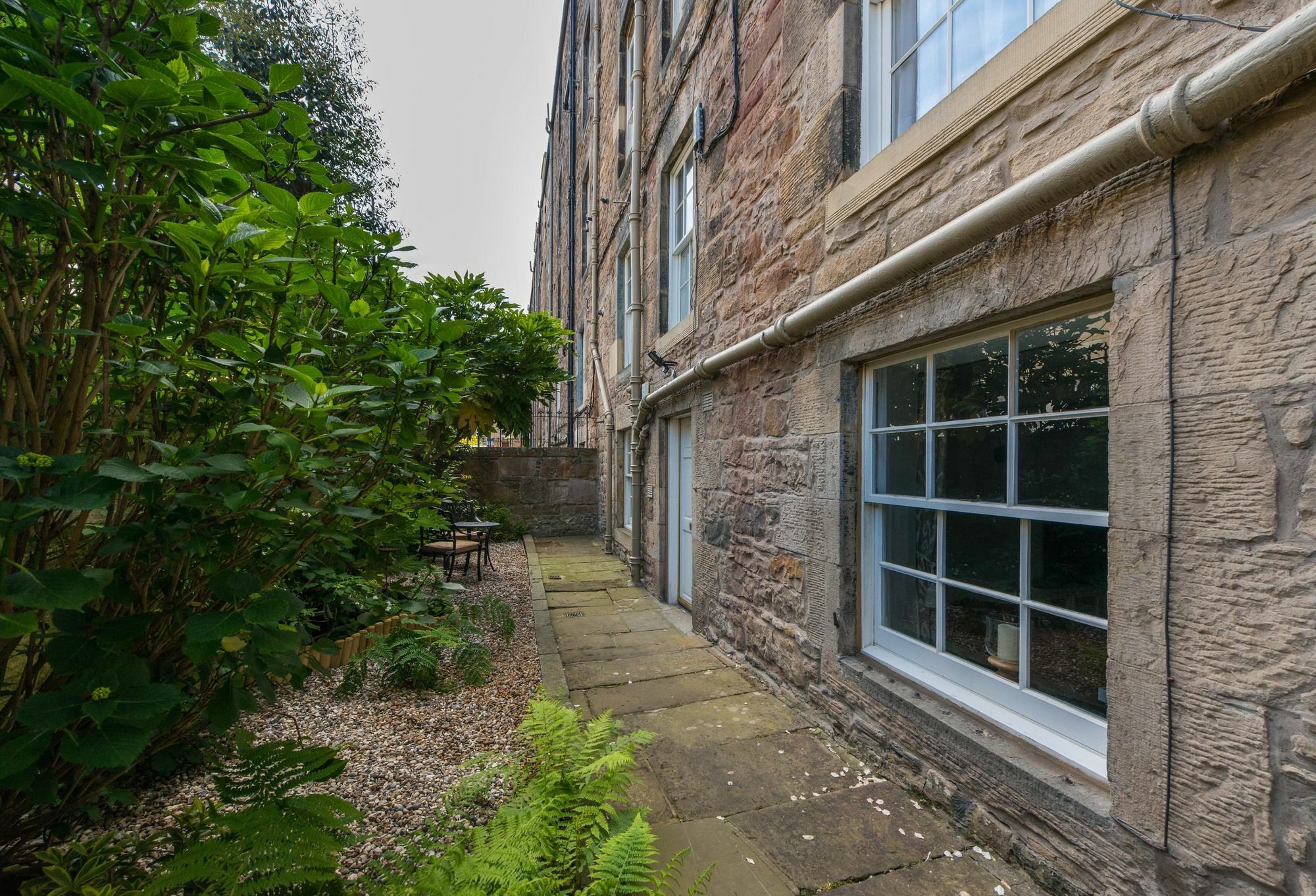 Gorgeous Georgian Garden Flat