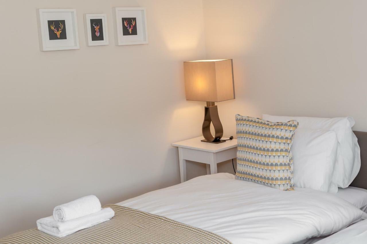 Royal Mile 2 Bedroom Next To The Castle Apartment Edinburgh
