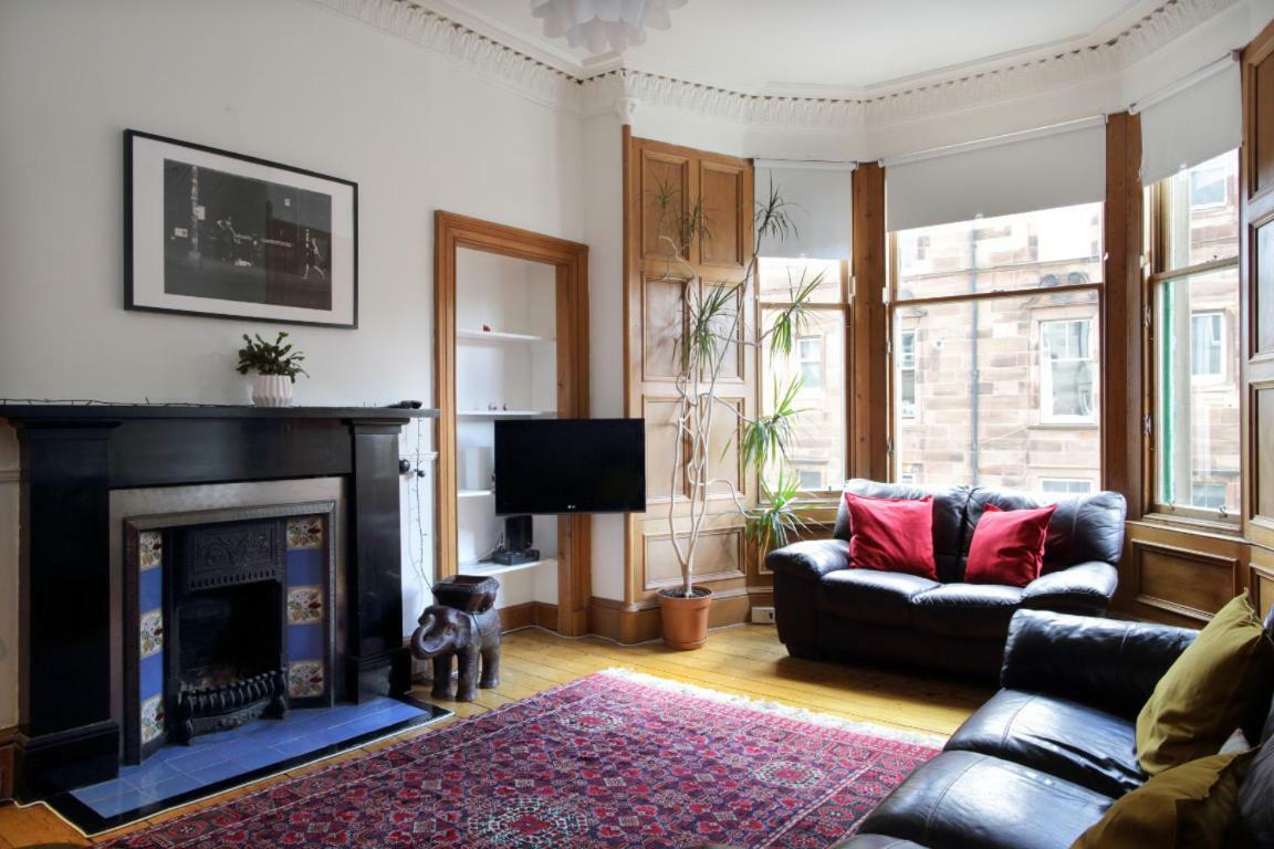 Comiston Road - Welcoming 2 Bedroom Apartment-close To City Centre * Edinburgh