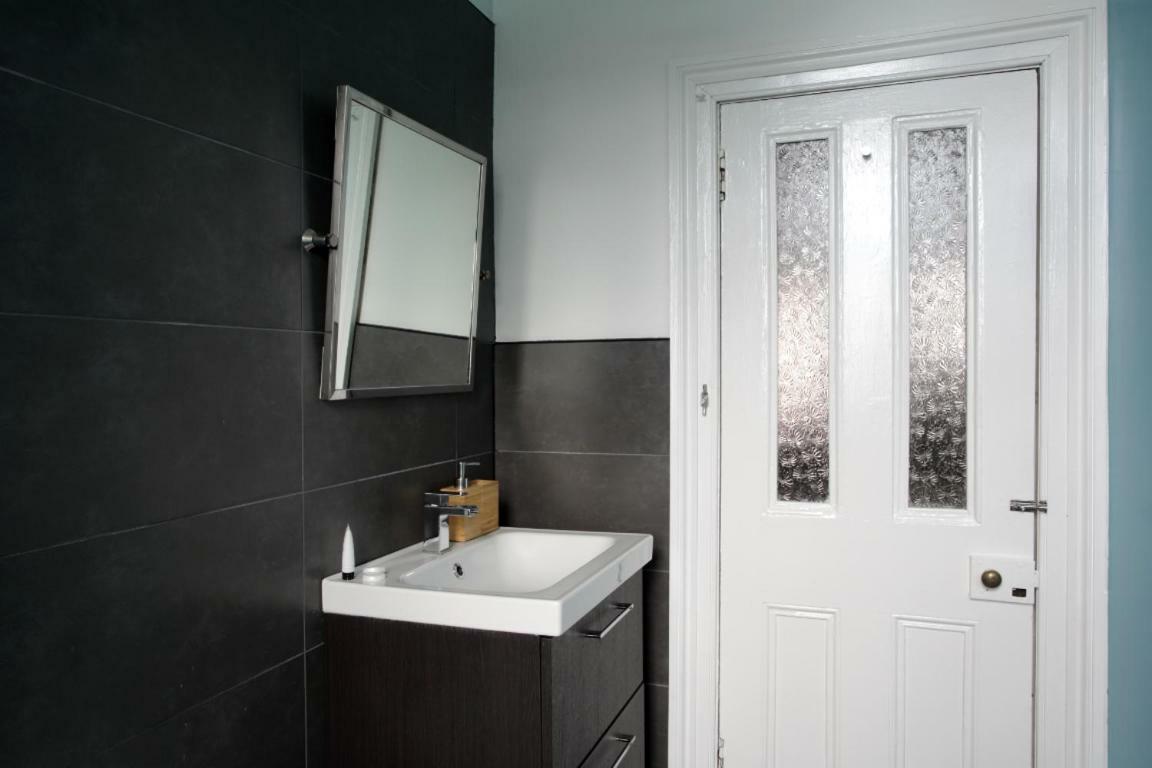 Apartment Comiston Road - Welcoming 2 Bedroom Apartment-close To City Centre *